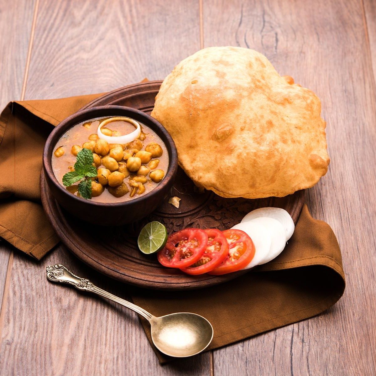 CHOLE BHATURA.